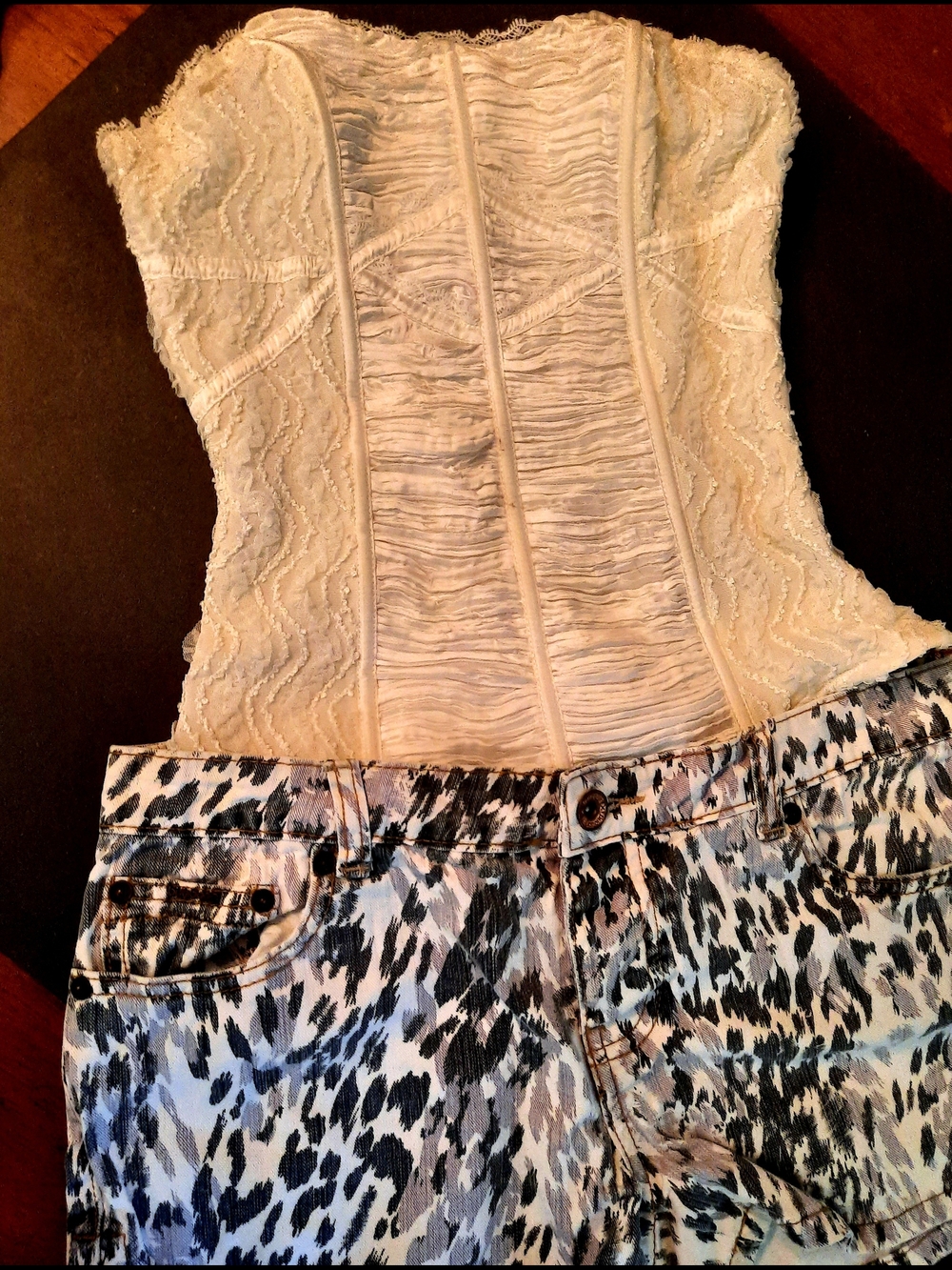 Y2K-White Lace Corset Top (3rd Photo is NOT this top but a very similar look)
